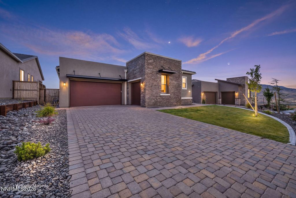 Image 4 of property listing at 8908 Suncreek Court, Reno, NV 89523