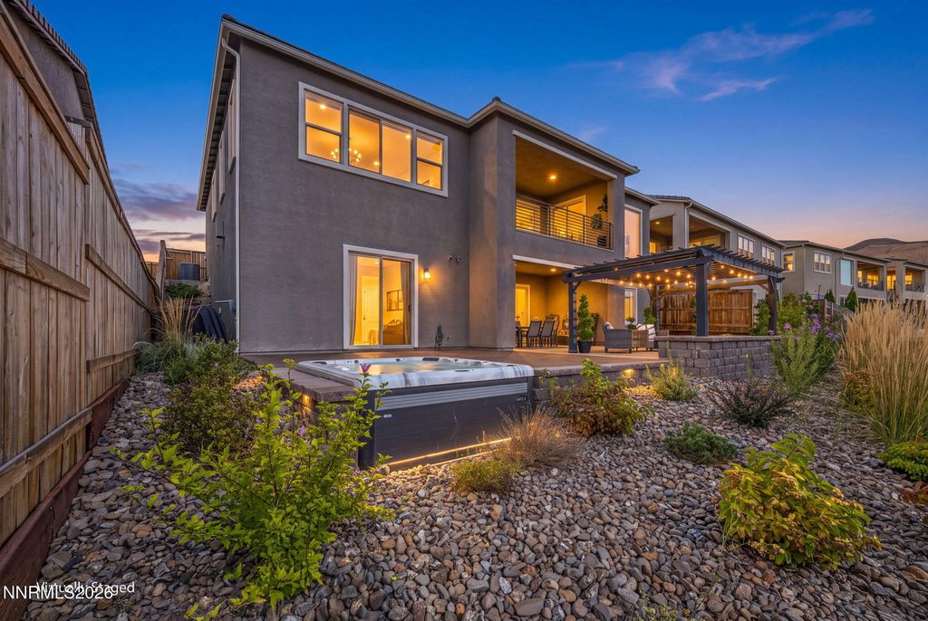 Image 7 of property listing at 8908 Suncreek Court, Reno, NV 89523