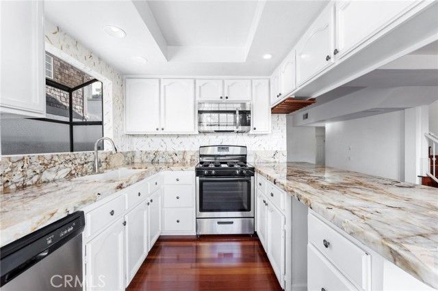 1515 Artesia 2, Manhattan Beach, CA 90266