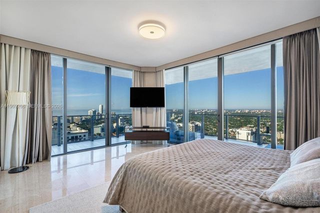 88 SW 7th St 3801, Miami, FL 33130