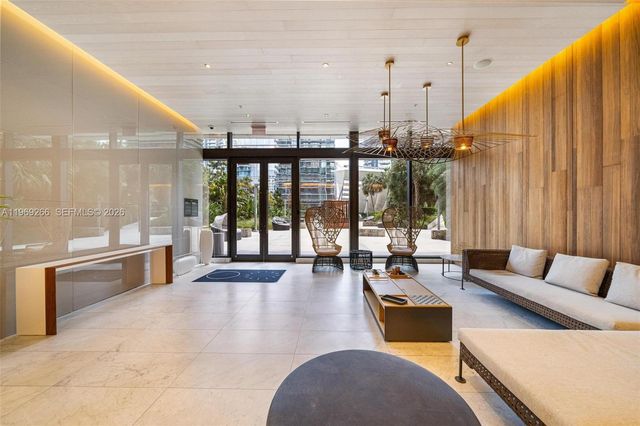 88 SW 7th St 3801, Miami, FL 33130