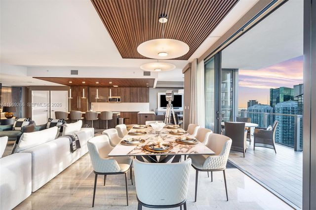 88 SW 7th St 3801, Miami, FL 33130