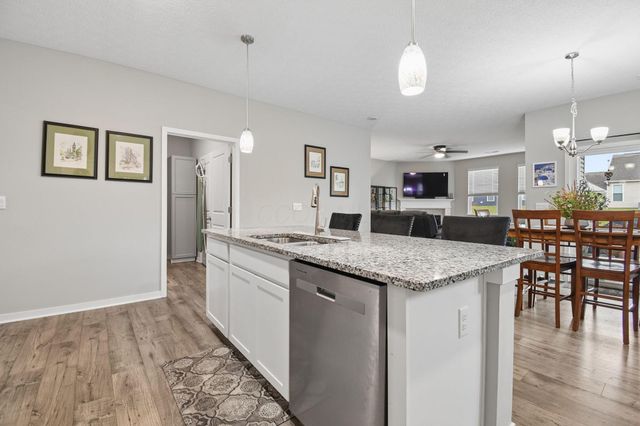 1269 Kinghorn Circle W, Grove City, OH 43123