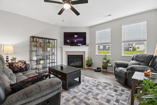 1269 Kinghorn Circle W, Grove City, OH 43123
