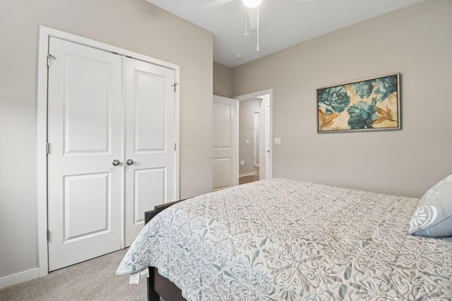 1269 Kinghorn Circle W, Grove City, OH 43123