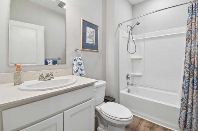 1269 Kinghorn Circle W, Grove City, OH 43123