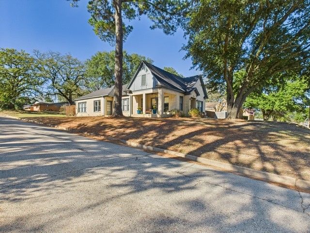 226 S Pinkerton Street, Athens, TX 75751