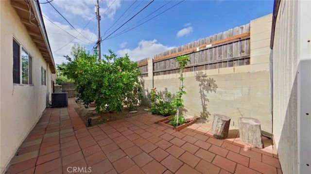 5633 Denny, North Hollywood, CA 91601