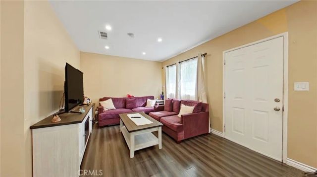 5633 Denny, North Hollywood, CA 91601