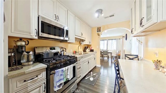 5633 Denny, North Hollywood, CA 91601