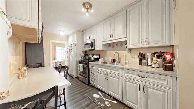 5633 Denny, North Hollywood, CA 91601