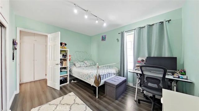 5633 Denny, North Hollywood, CA 91601