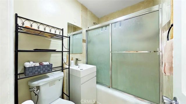 5633 Denny, North Hollywood, CA 91601