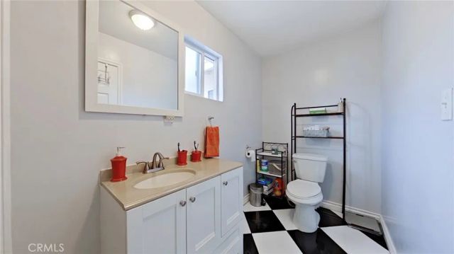 5633 Denny, North Hollywood, CA 91601