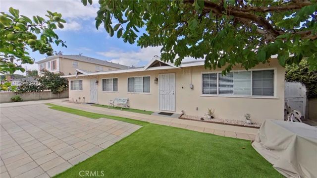 5633 Denny, North Hollywood, CA 91601