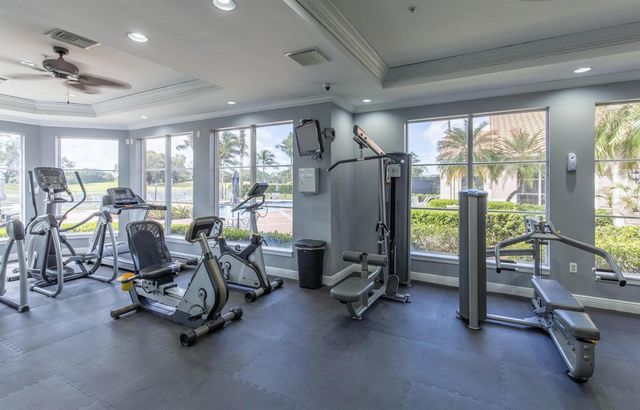 11790 SAINT ANDREWS Place 305, Wellington, FL 33414