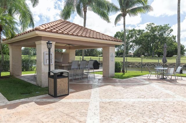 11790 SAINT ANDREWS Place 305, Wellington, FL 33414