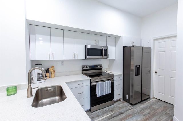 11790 SAINT ANDREWS Place 305, Wellington, FL 33414