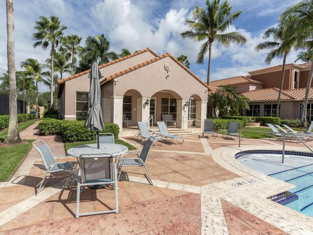 11790 SAINT ANDREWS Place 305, Wellington, FL 33414