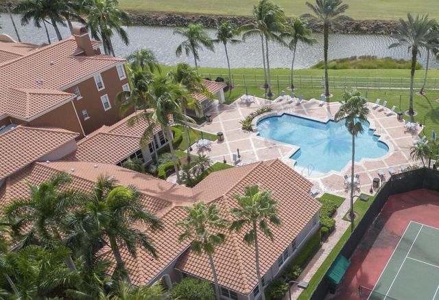 11790 SAINT ANDREWS Place 305, Wellington, FL 33414