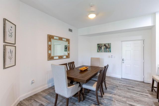 11790 SAINT ANDREWS Place 305, Wellington, FL 33414