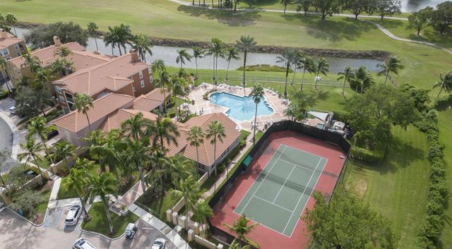 11790 SAINT ANDREWS Place 305, Wellington, FL 33414