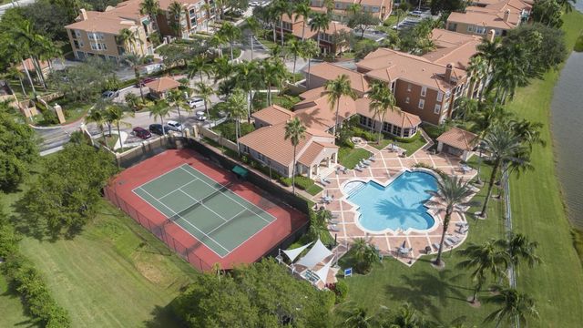11790 SAINT ANDREWS Place 305, Wellington, FL 33414