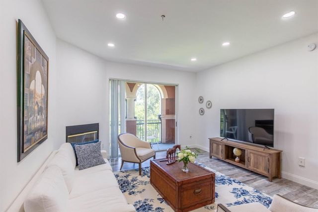 11790 SAINT ANDREWS Place 305, Wellington, FL 33414