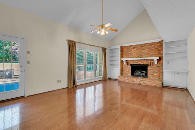 202 Coburn Drive, Spartanburg, SC 29302