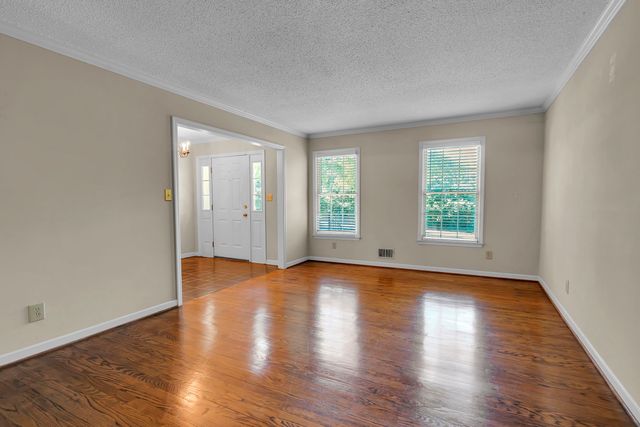 202 Coburn Drive, Spartanburg, SC 29302