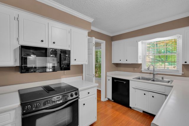 202 Coburn Drive, Spartanburg, SC 29302