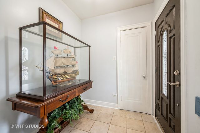 5643 S Meade Avenue, Chicago, IL 60638