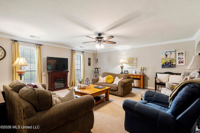 33 E Sweetwater Road, Byhalia, MS 38611