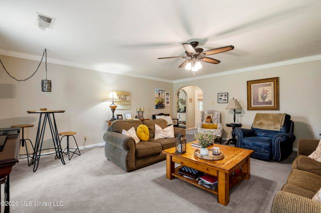 33 E Sweetwater Road, Byhalia, MS 38611