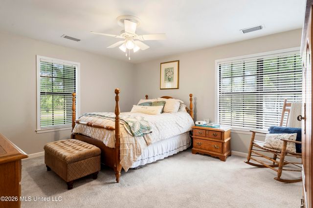 33 E Sweetwater Road, Byhalia, MS 38611