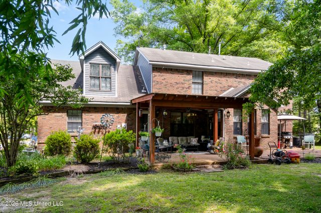 33 E Sweetwater Road, Byhalia, MS 38611