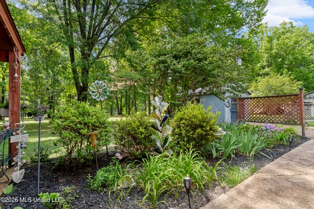 33 E Sweetwater Road, Byhalia, MS 38611