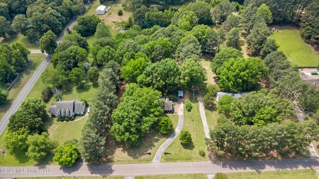 33 E Sweetwater Road, Byhalia, MS 38611