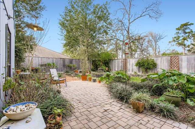 826 Fisher Street, Houston, TX 77018