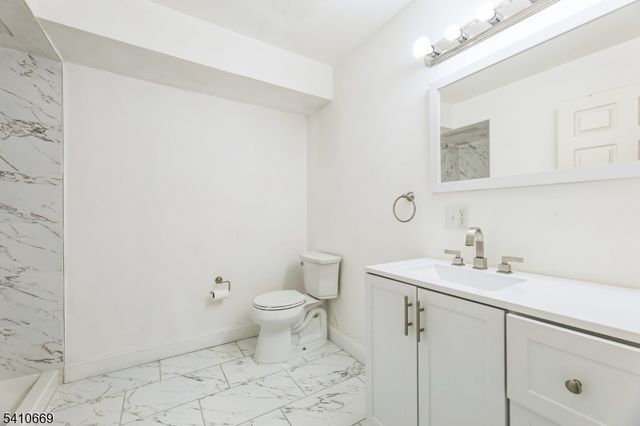 660 N Broad St B3, Elizabeth City, NJ 07208