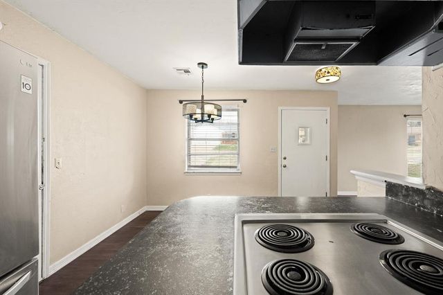 815 E Lamplighter Circle, Guthrie, OK 73044