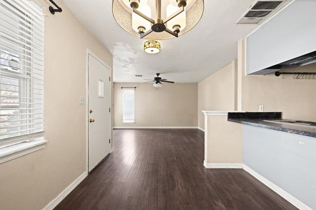 815 E Lamplighter Circle, Guthrie, OK 73044