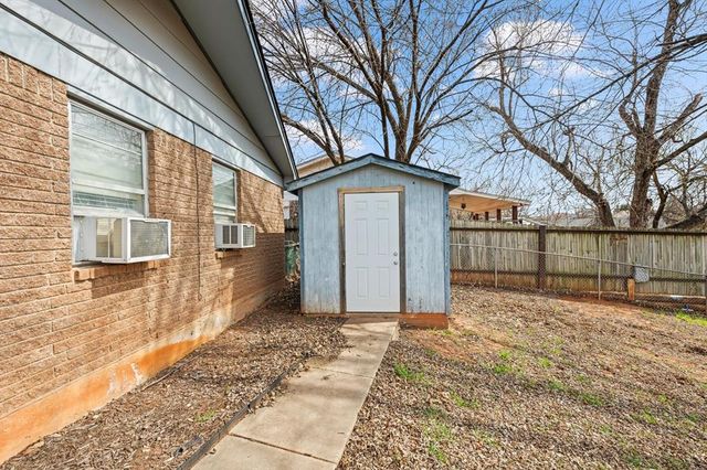 815 E Lamplighter Circle, Guthrie, OK 73044