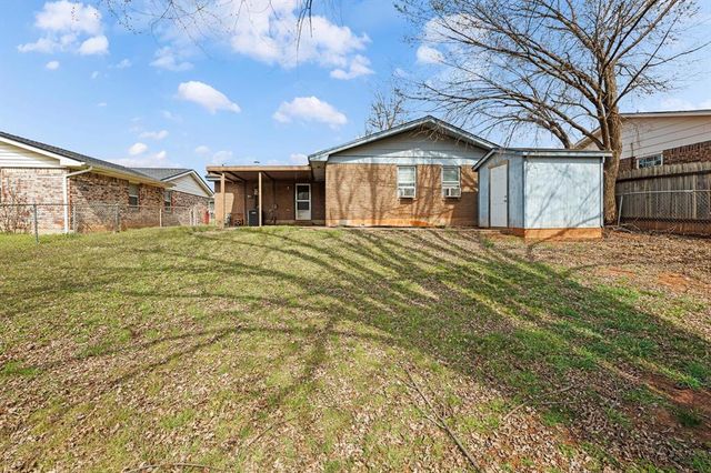 815 E Lamplighter Circle, Guthrie, OK 73044