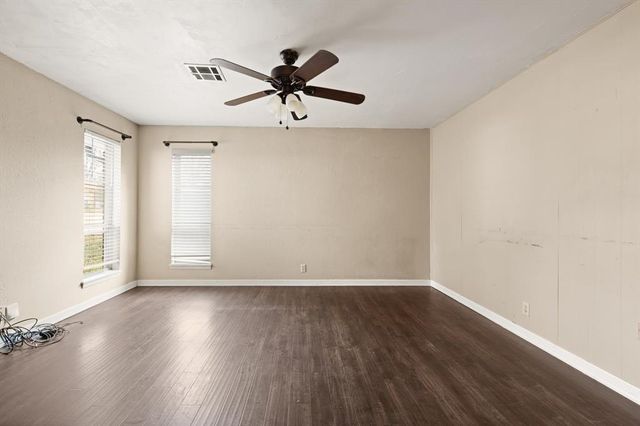 815 E Lamplighter Circle, Guthrie, OK 73044