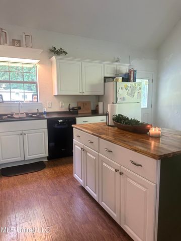 22301 Cap Johnson Road, Moss Point, MS 39562