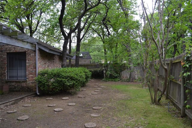 5205 Rustle Leaf Drive, Arlington, TX 76017