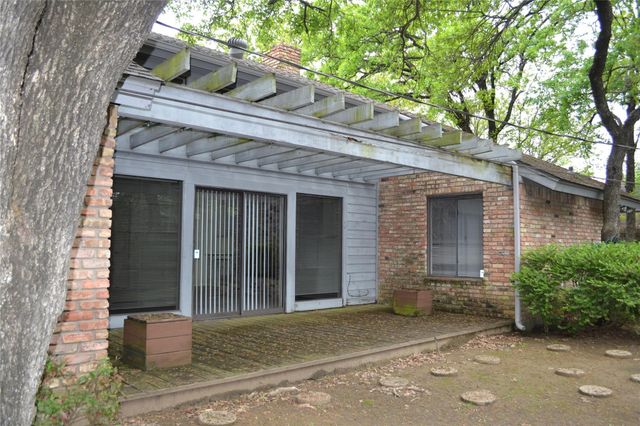 5205 Rustle Leaf Drive, Arlington, TX 76017