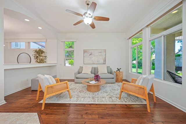 325 Roundhill Ct, Roseville, CA 95747