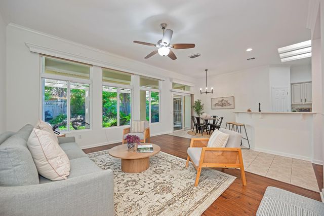 325 Roundhill Ct, Roseville, CA 95747